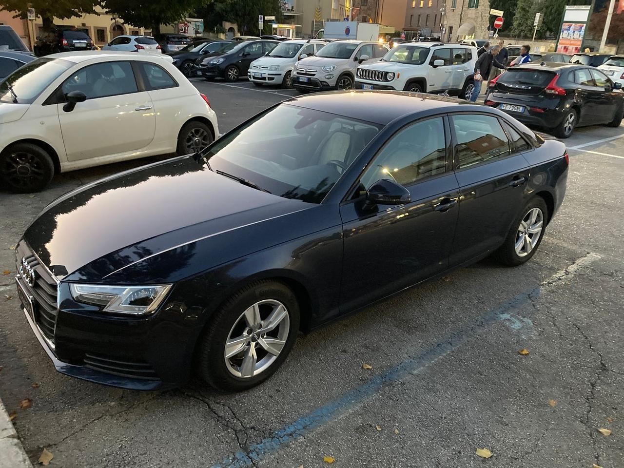 Audi A4 2.0 35 TDI Business #7324