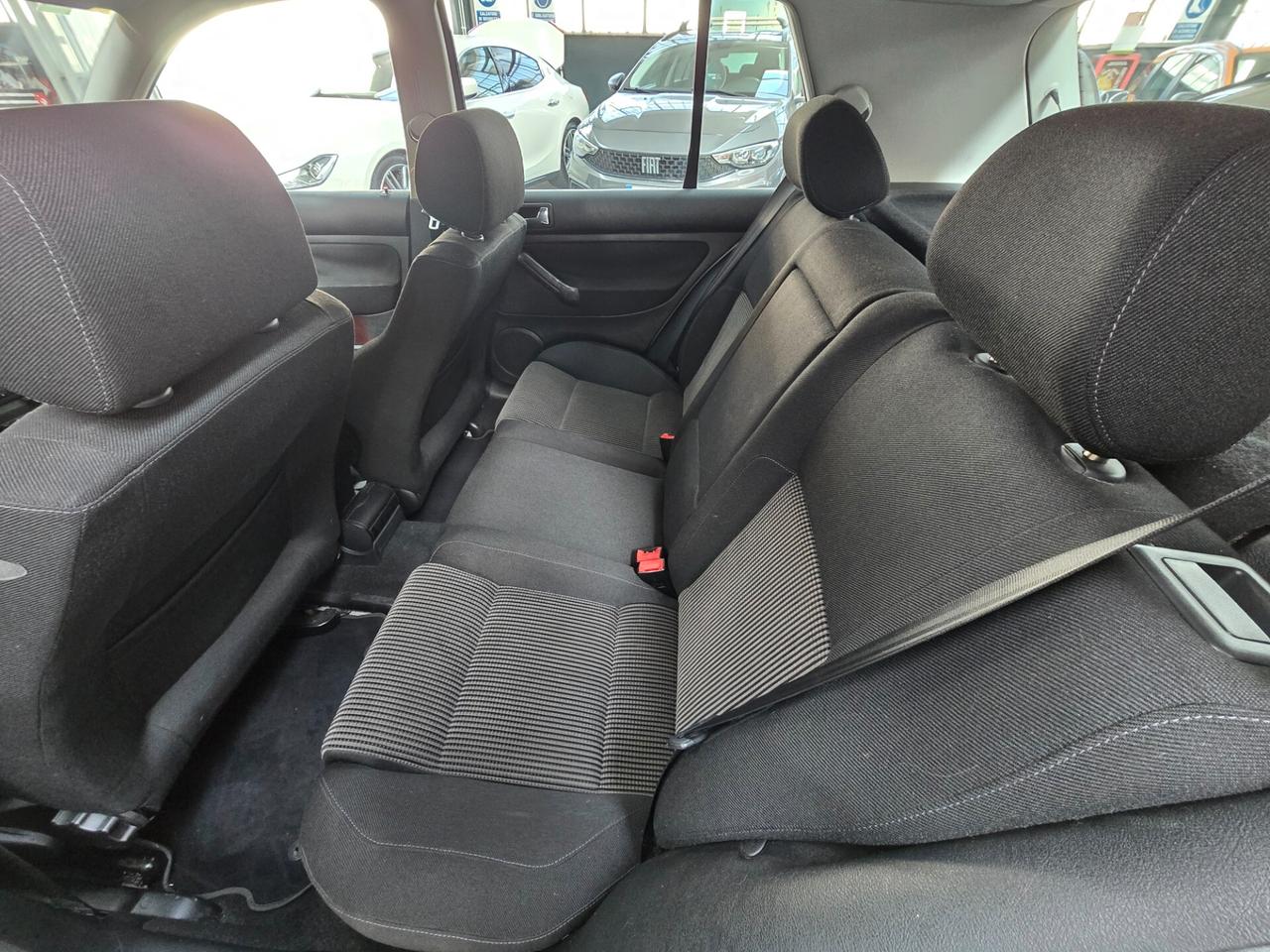 VOLKSWAGEN GOLF HIGHLINE 1.6 16V 105CV 5.p 2001