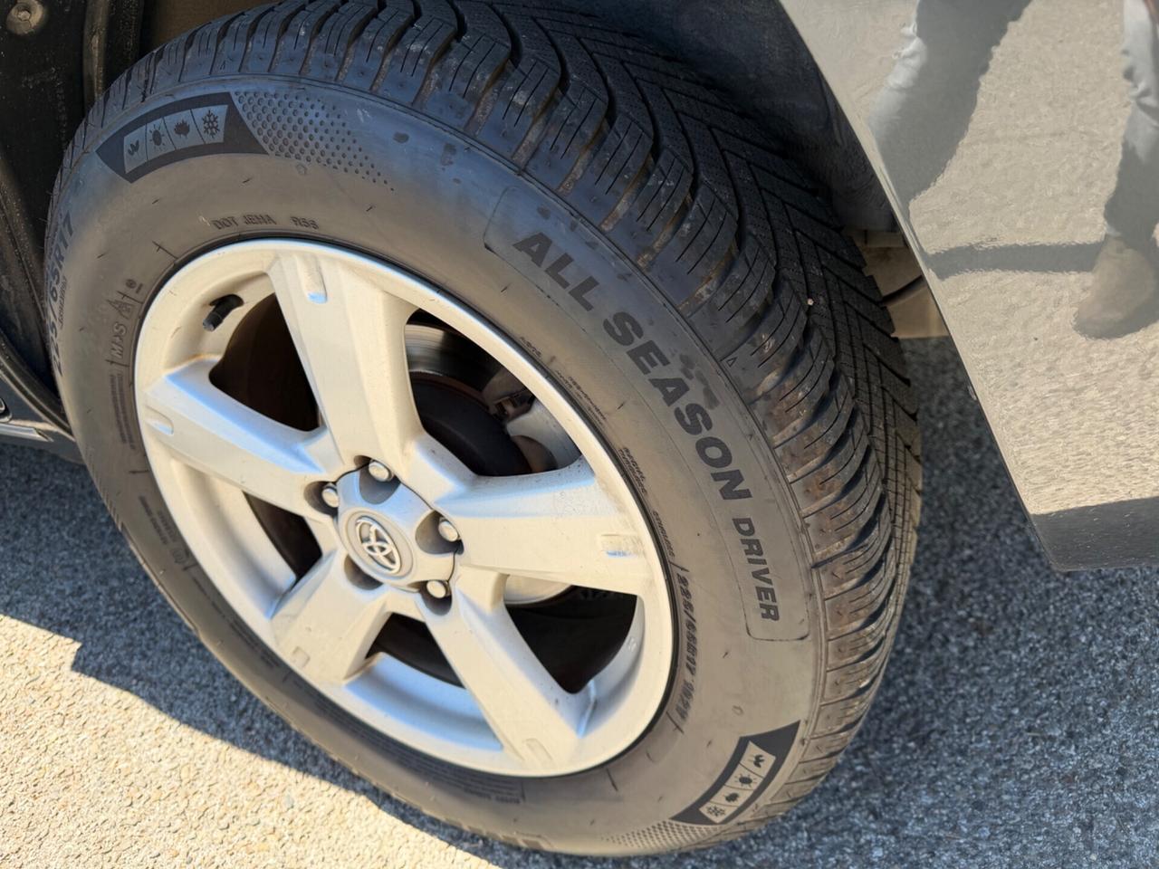 Toyota RAV 4 2.2 D-4D 136 CV tenuto maniacalmente