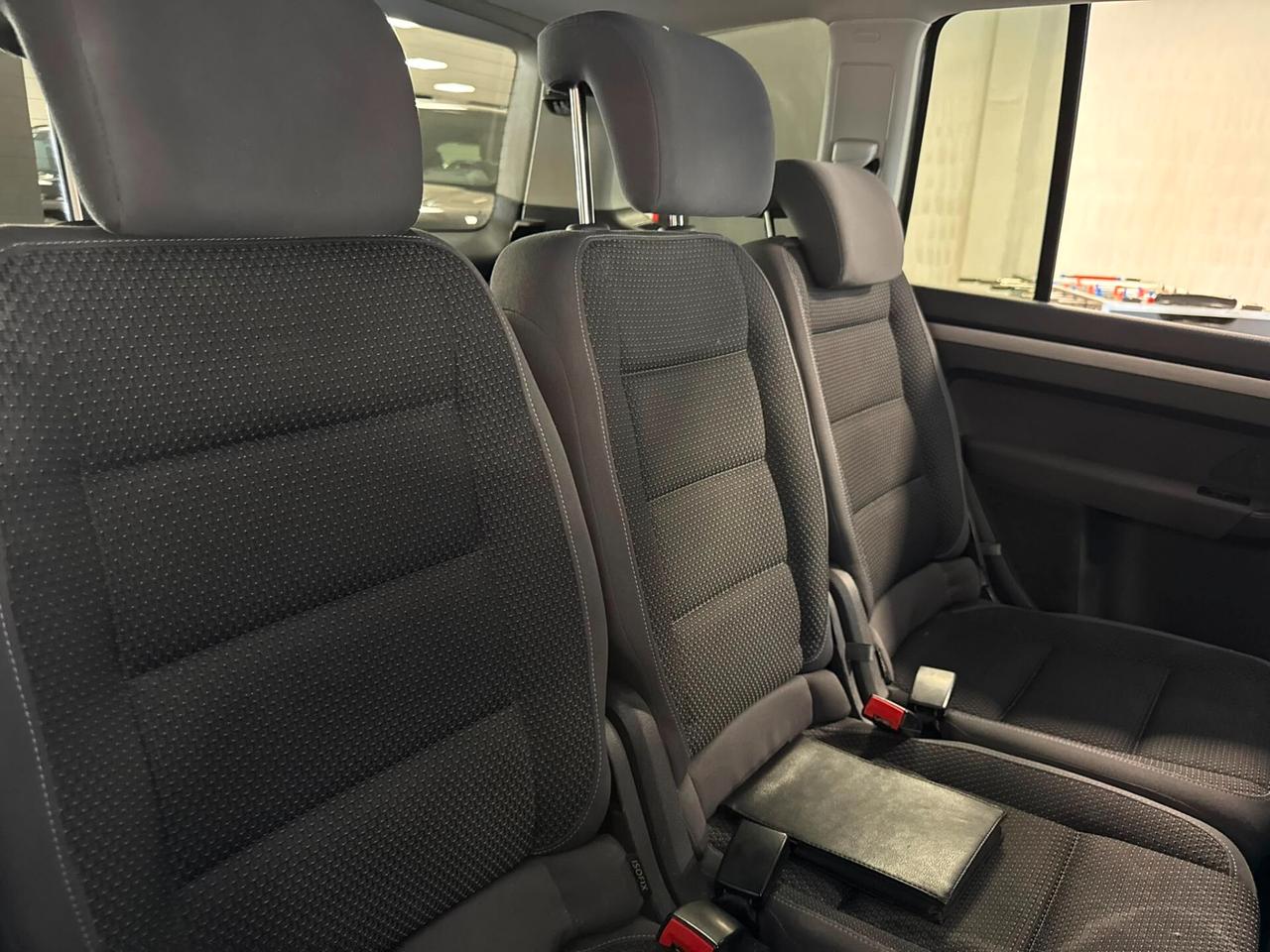 Volkswagen Touran Business 1.6 TDI DSG Comfortline