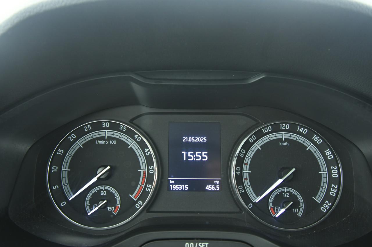 SKODA Kodiaq 2.0 tdi Ambition 4x4 dsg 7p.ti X COMMERCIANTI+TETTO PANO APR+ACC