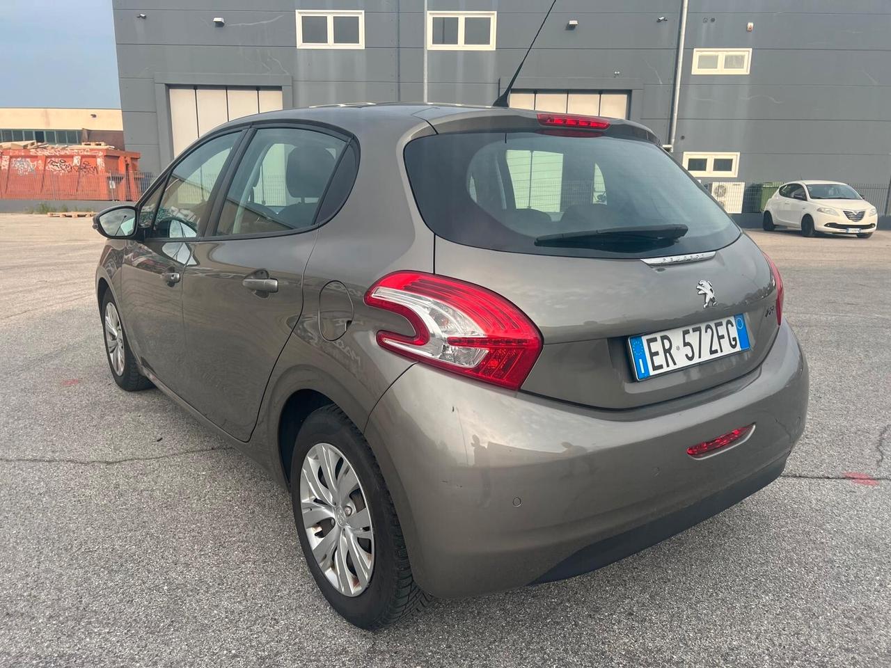Peugeot 208 1.2 VTi 82 CV 5 porte Allure