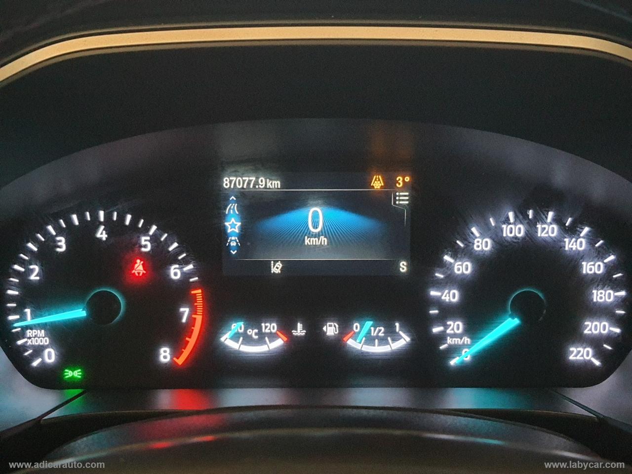 FORD Kuga 1.5 EcoBoost 120 2WD Titanium Bus.