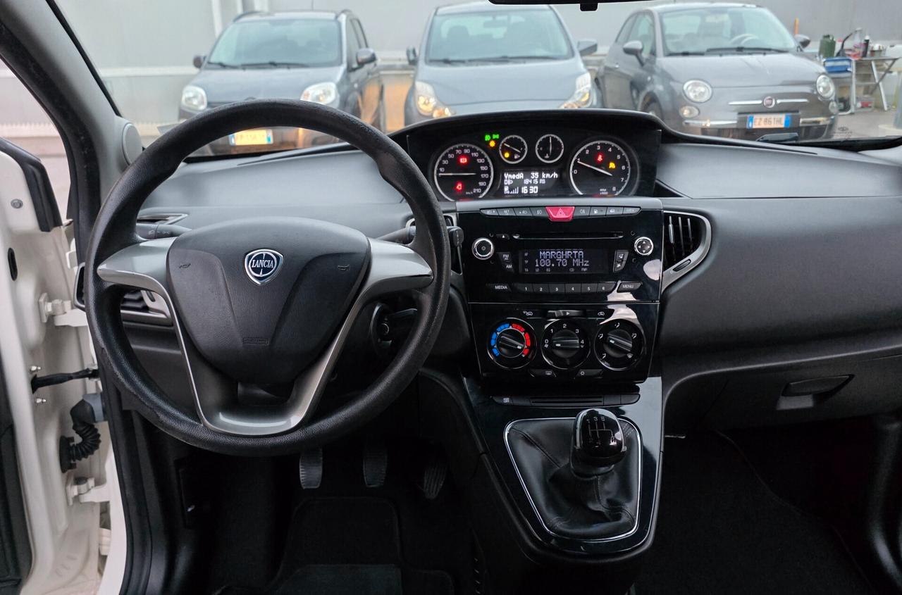 Lancia Ypsilon 0.9 TwinAir 85 CV 5 porte Metano Ecochic Elefantino