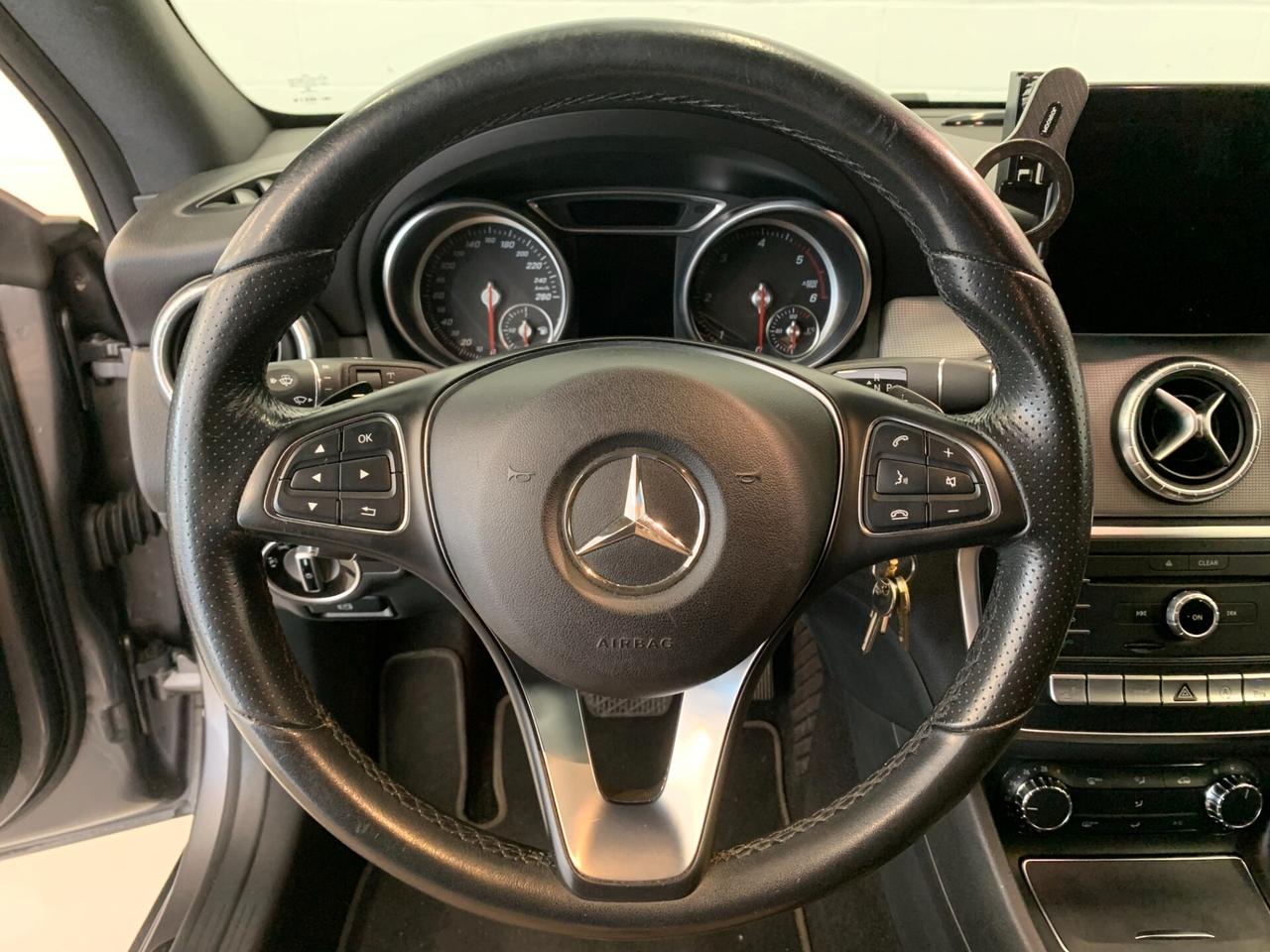Mercedes-benz CLA 220 d Shooting Brake Automatic Sport