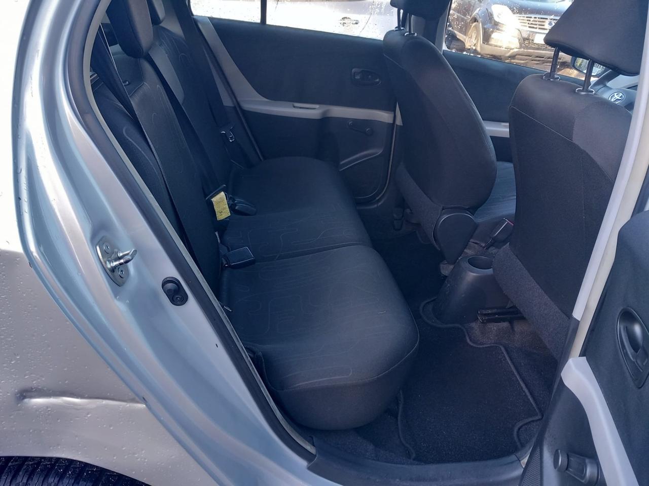 Toyota Yaris 1.0 5 porte