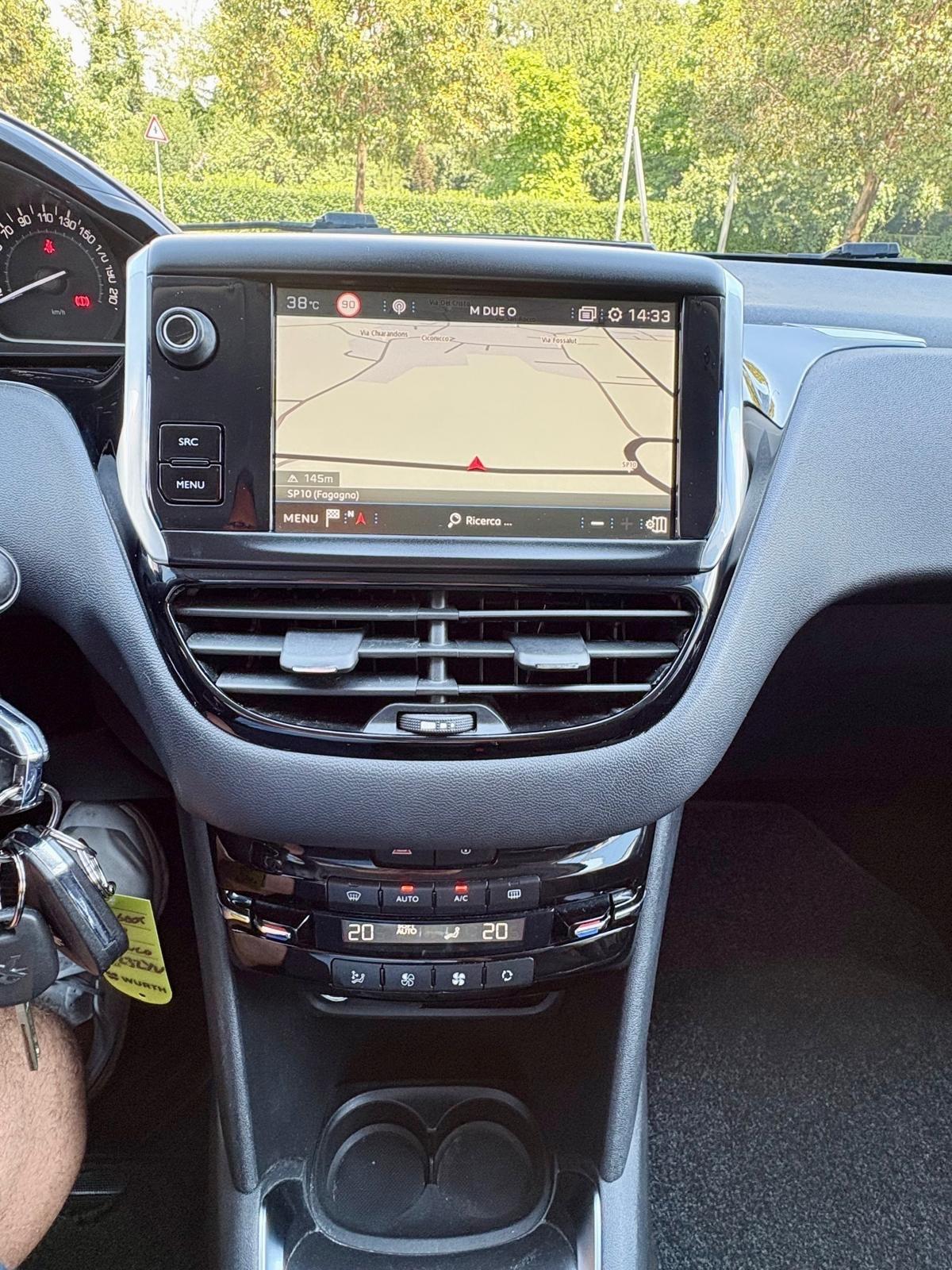 Peugeot 208 1.2 Neopatentati