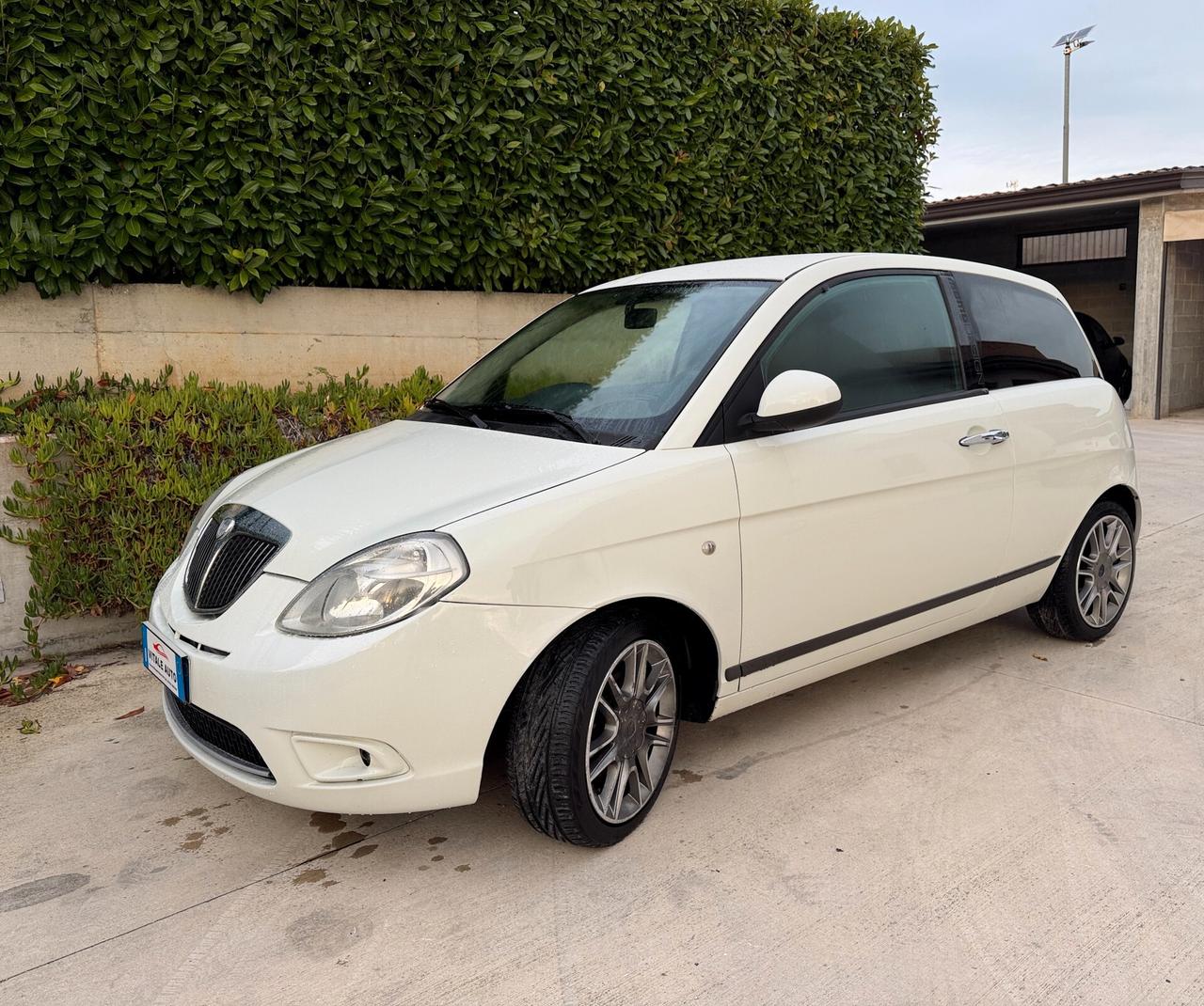 Lancia Ypsilon Momo Design 1.3 MJT 75 CV
