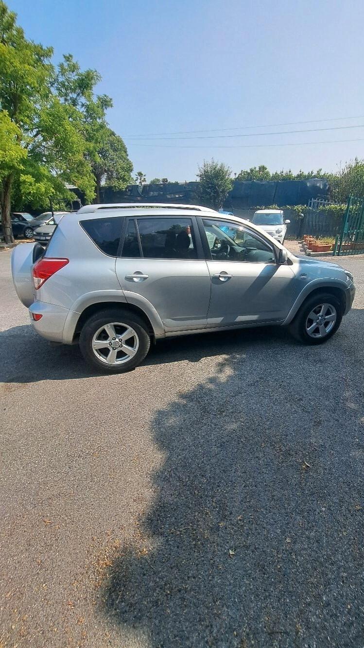 Toyota RAV 4 RAV4 2.2 D-4D 177 CV Luxury