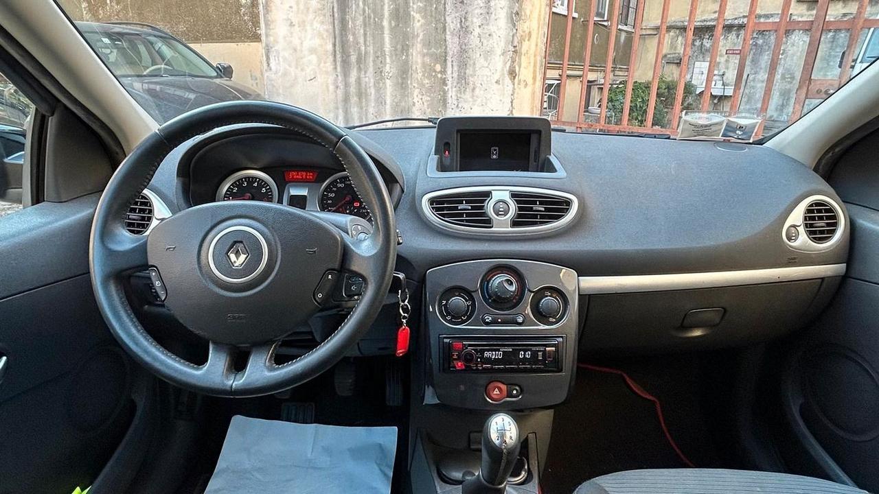 Renault Clio 1.2 16V 5 porte Dynamique