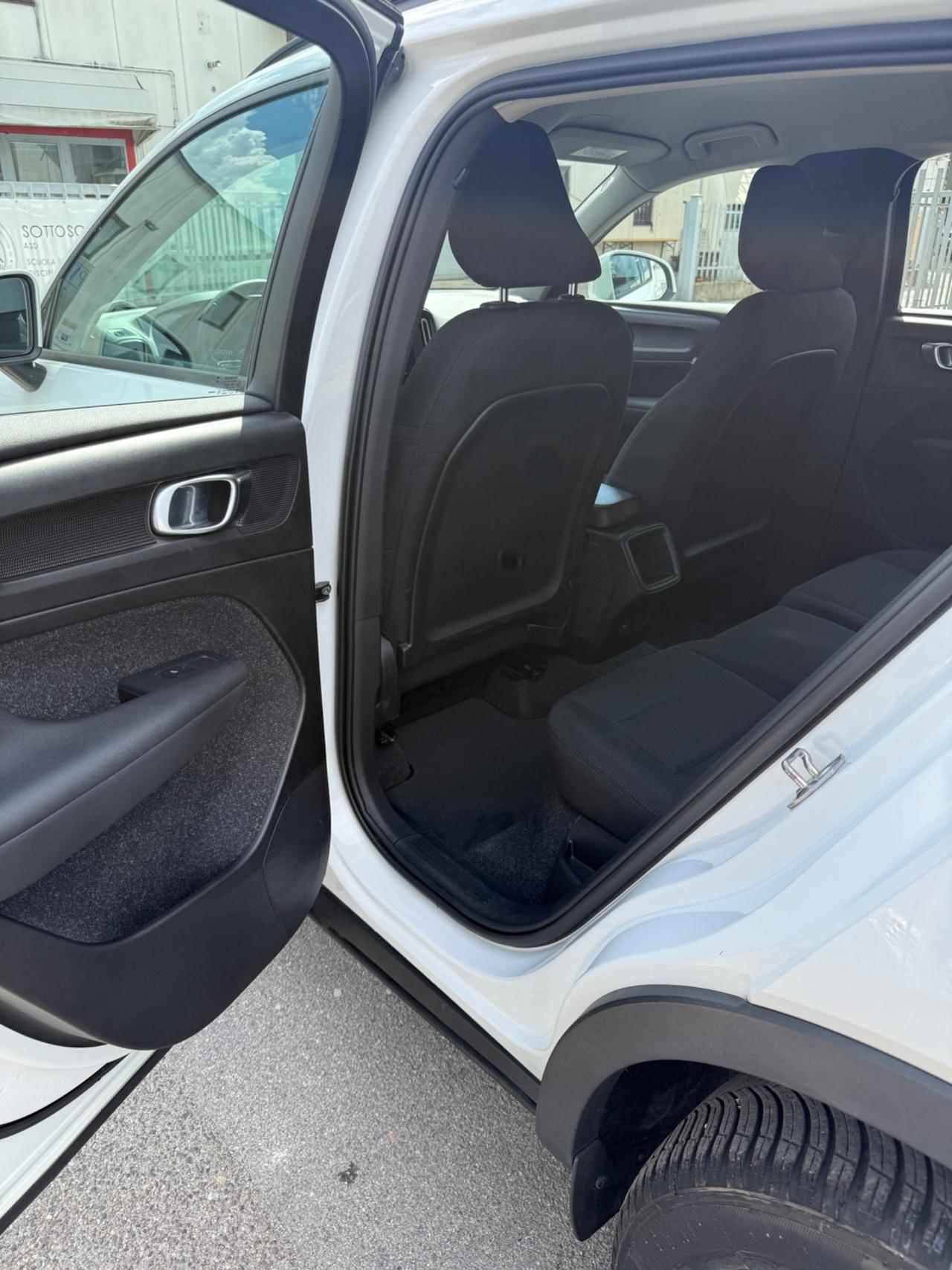 Volvo XC40 2.0 DIESEL 150cv
