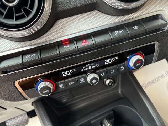 AUDI Q2 30 TDI S tronic Admired Advanced COCKPIT
