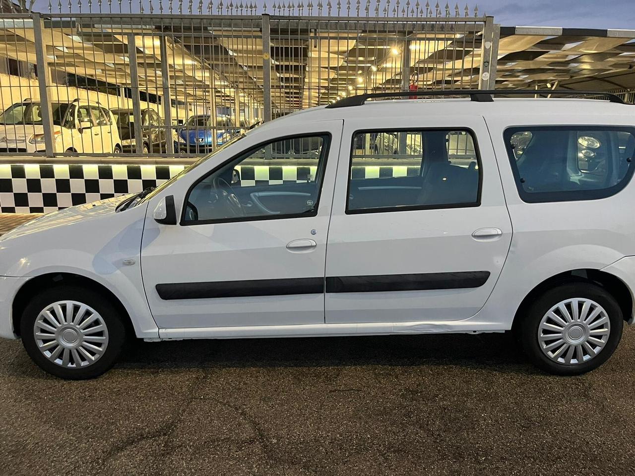 Dacia Logan MCV 1.5 dCi 90CV Lauréate 2011