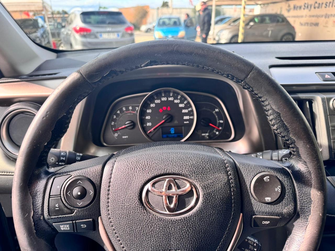 Toyota RAV 4 2.0 D-4D 4WD Lounge