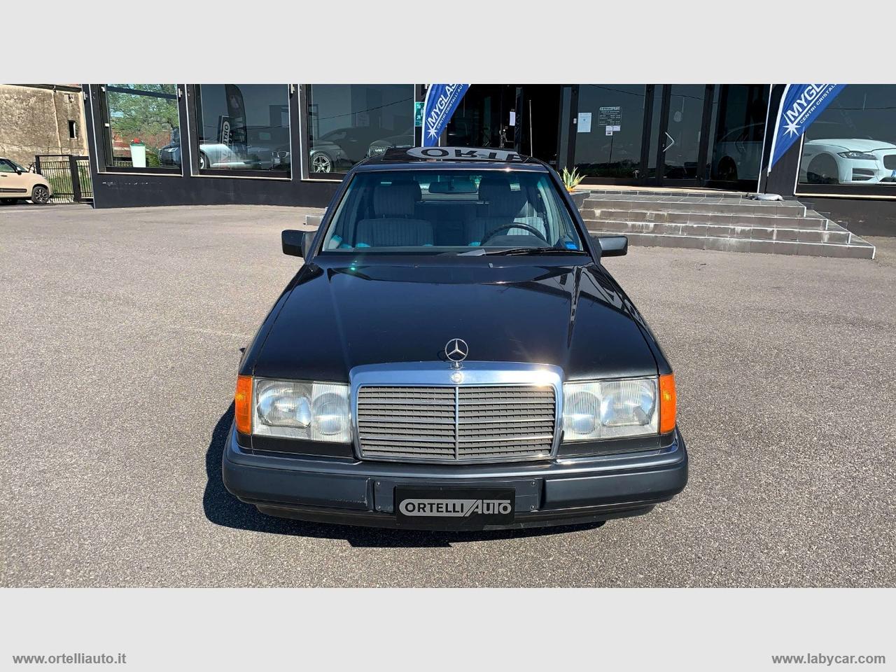 MERCEDES-BENZ 200 E DA COLLEZIONE