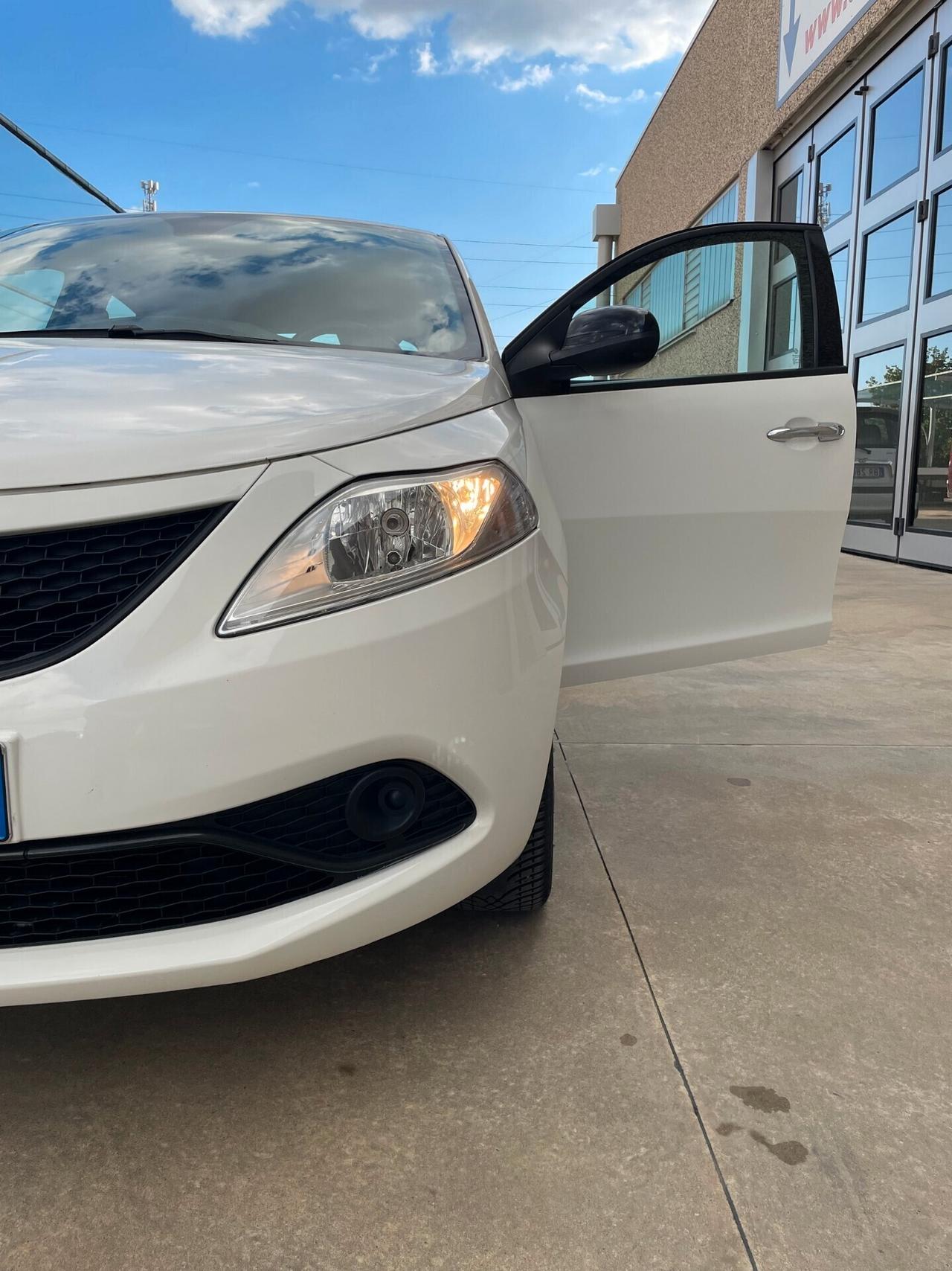 Lancia Ypsilon 1.2 69 CV 5 porte S&S