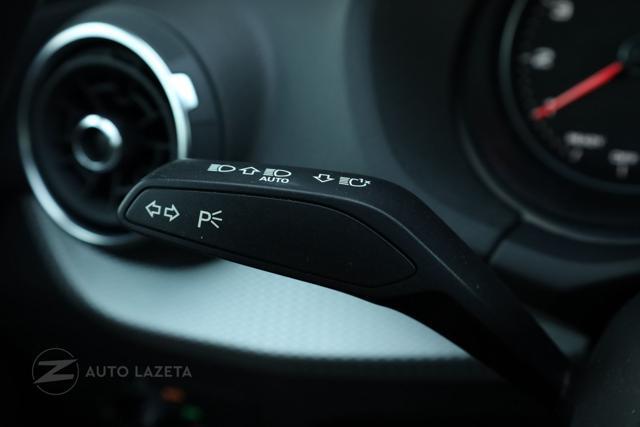 AUDI Q2 30 TFSI Business Advanced