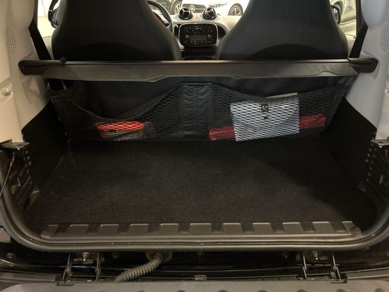 smart fortwo EQ PURE 22KW