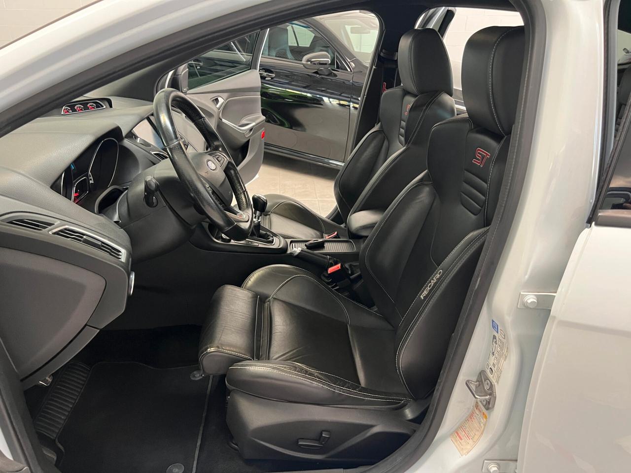 FORD FOCUS ST 2.0 TDI 185 CV – FULL OPTIONAL – RECARO – XENO – CAMERA