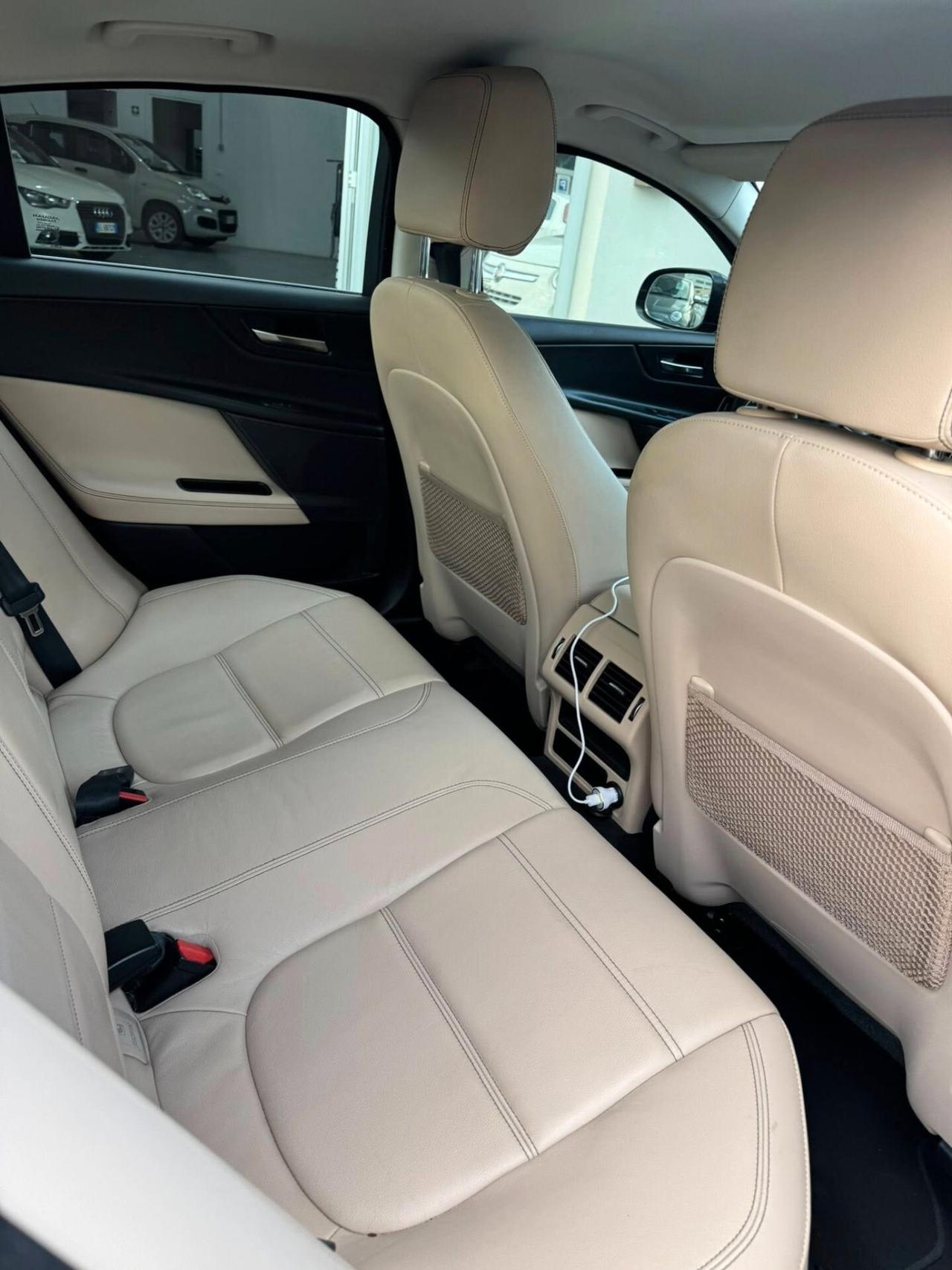 Jaguar XE 2.0 D 180 CV aut. Portfolio