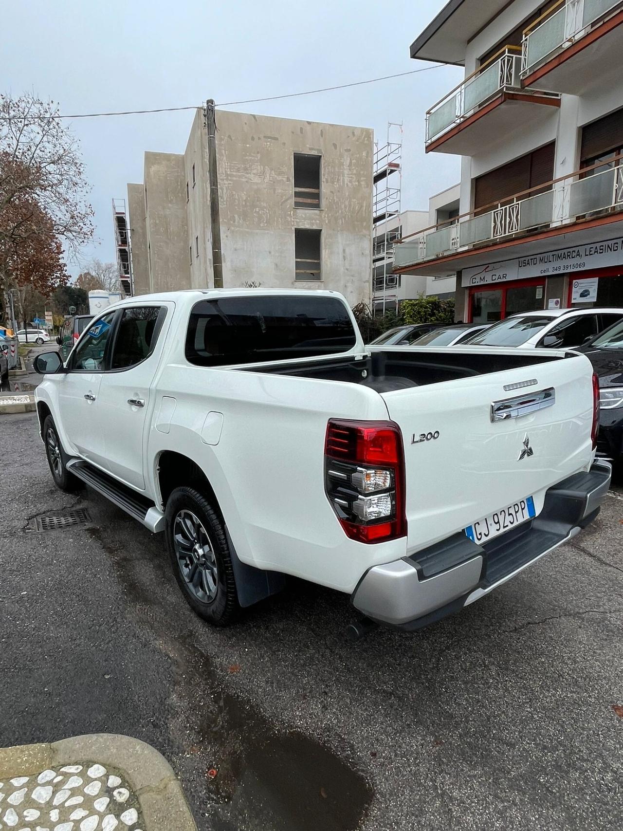 Mitsubishi L200 d.cab 2.3d Intense 4wd 150cv