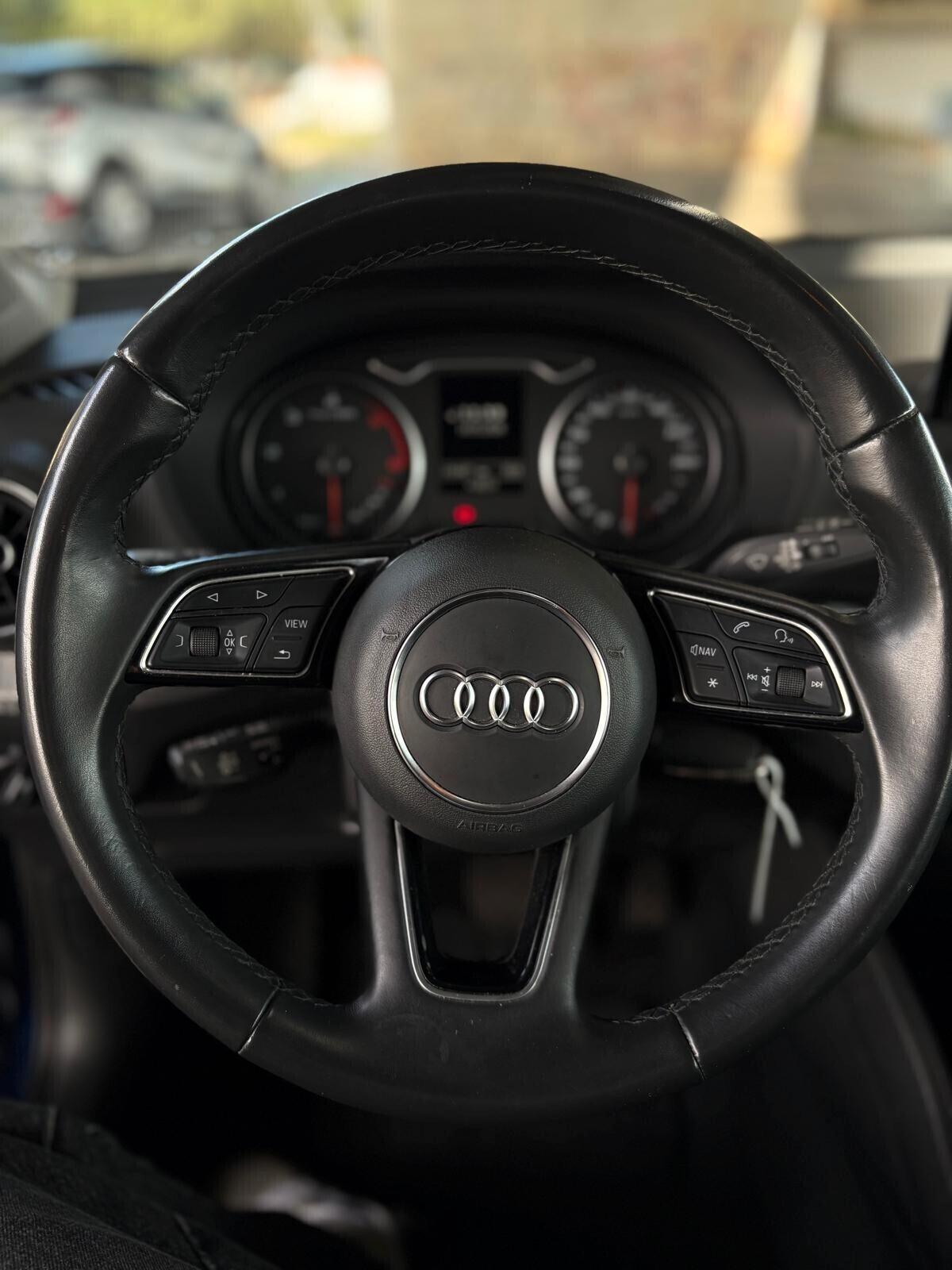 Audi Q2 35 TDI quattro S tronic Admired