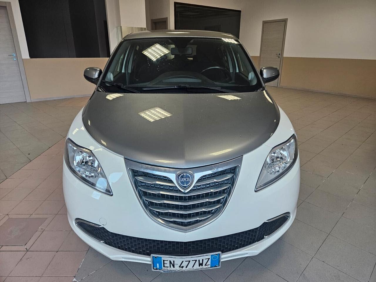 Lancia Ypsilon 1.2 69 CV 5 porte GPL Ecochic Silver