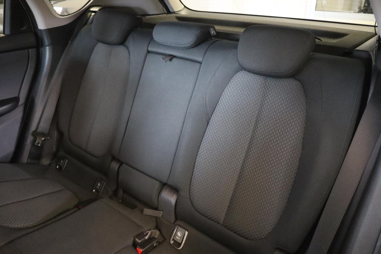 BMW 218d ACTIVE TOURER ADVANTAGE
