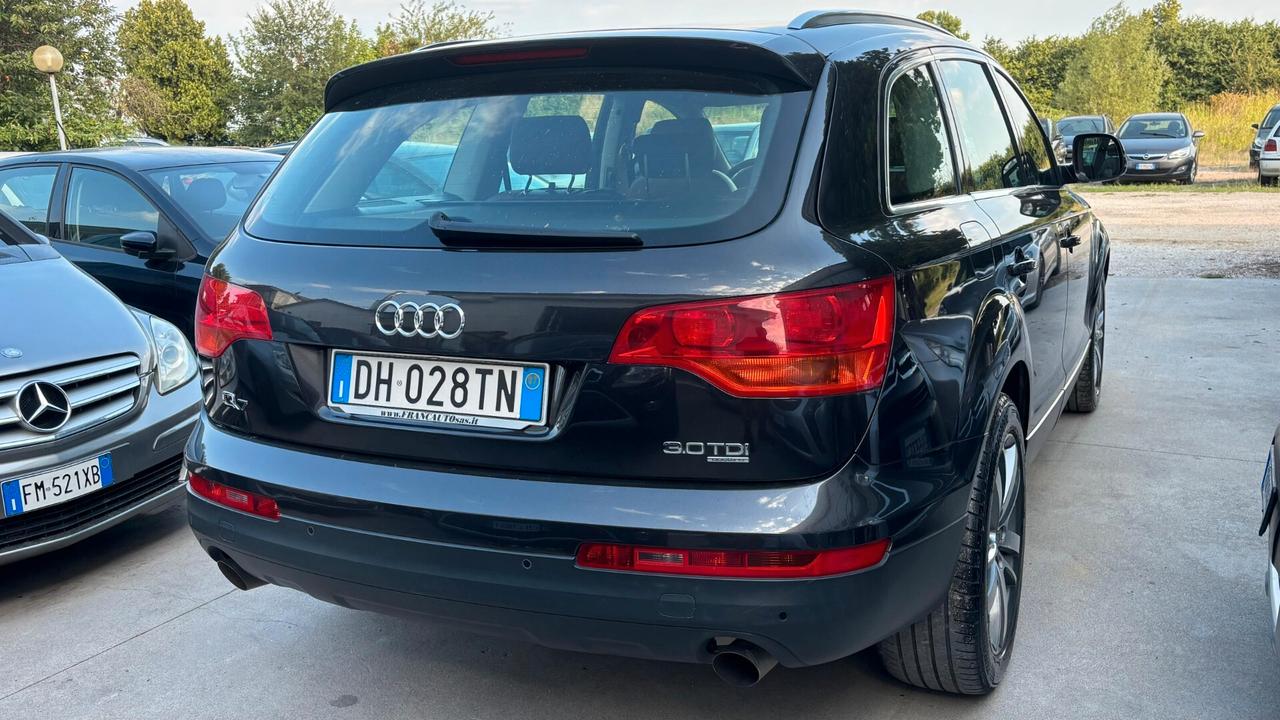 Audi Q7 3.0 V6 TDI 233CV quattro tiptronic