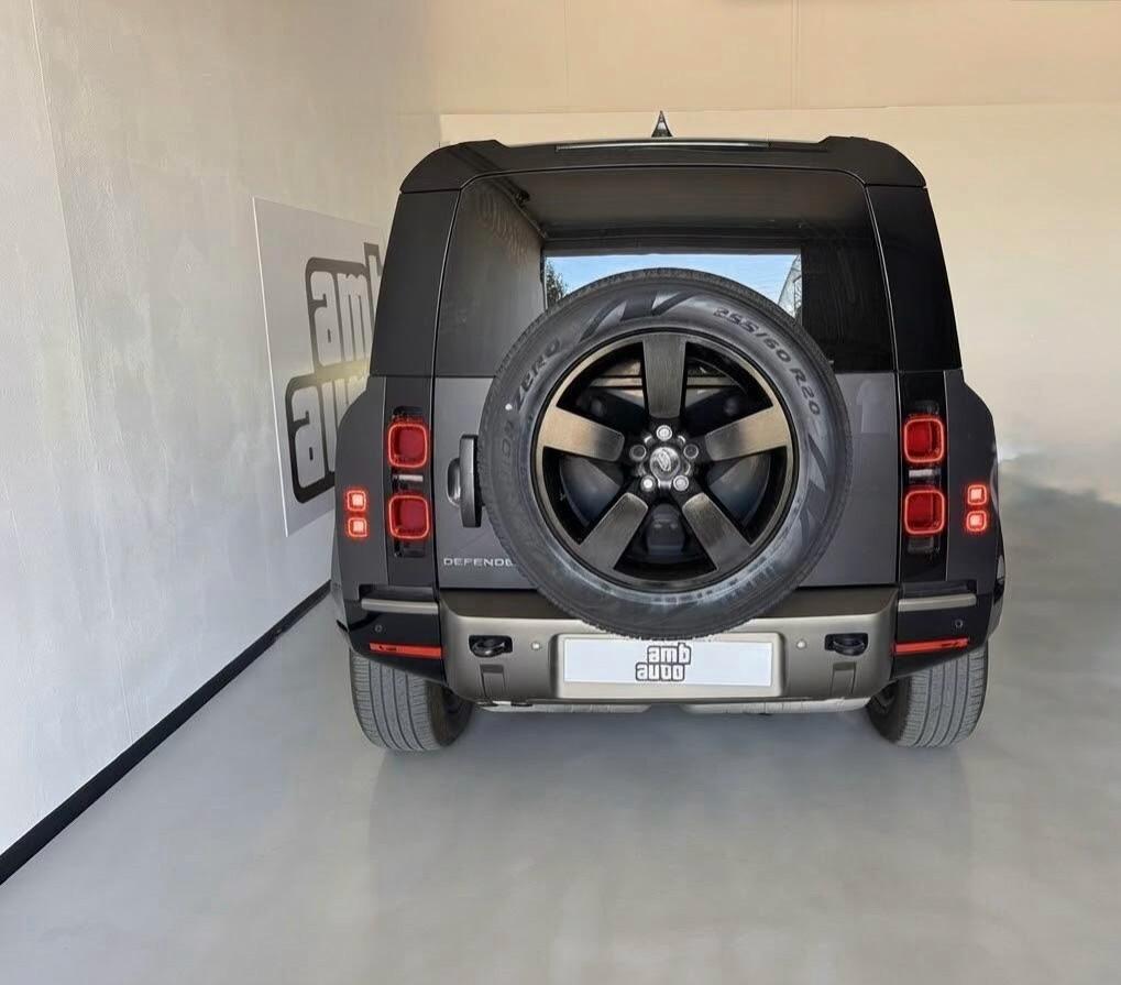 Land Rover Defender 110 3.0D I6 250 X-Dynamic SE