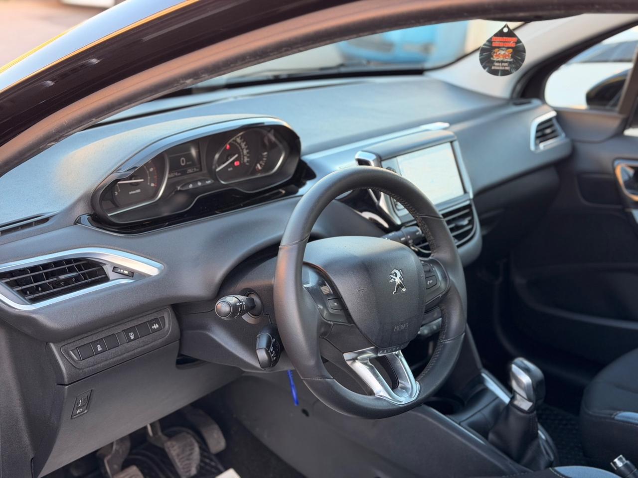 Peugeot 208 1.4 HDi 68CV Allure NAVI