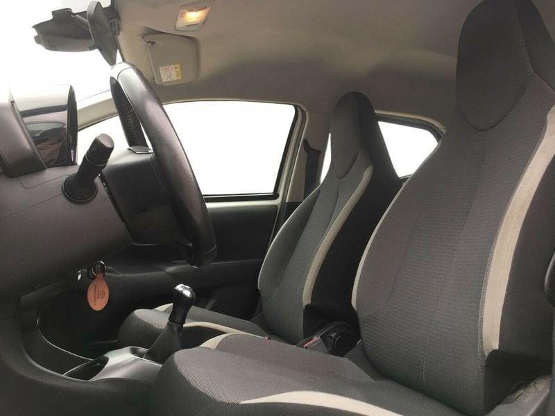 Toyota Aygo Connect 1.0 VVT-i 72 CV 5 porte x-play
