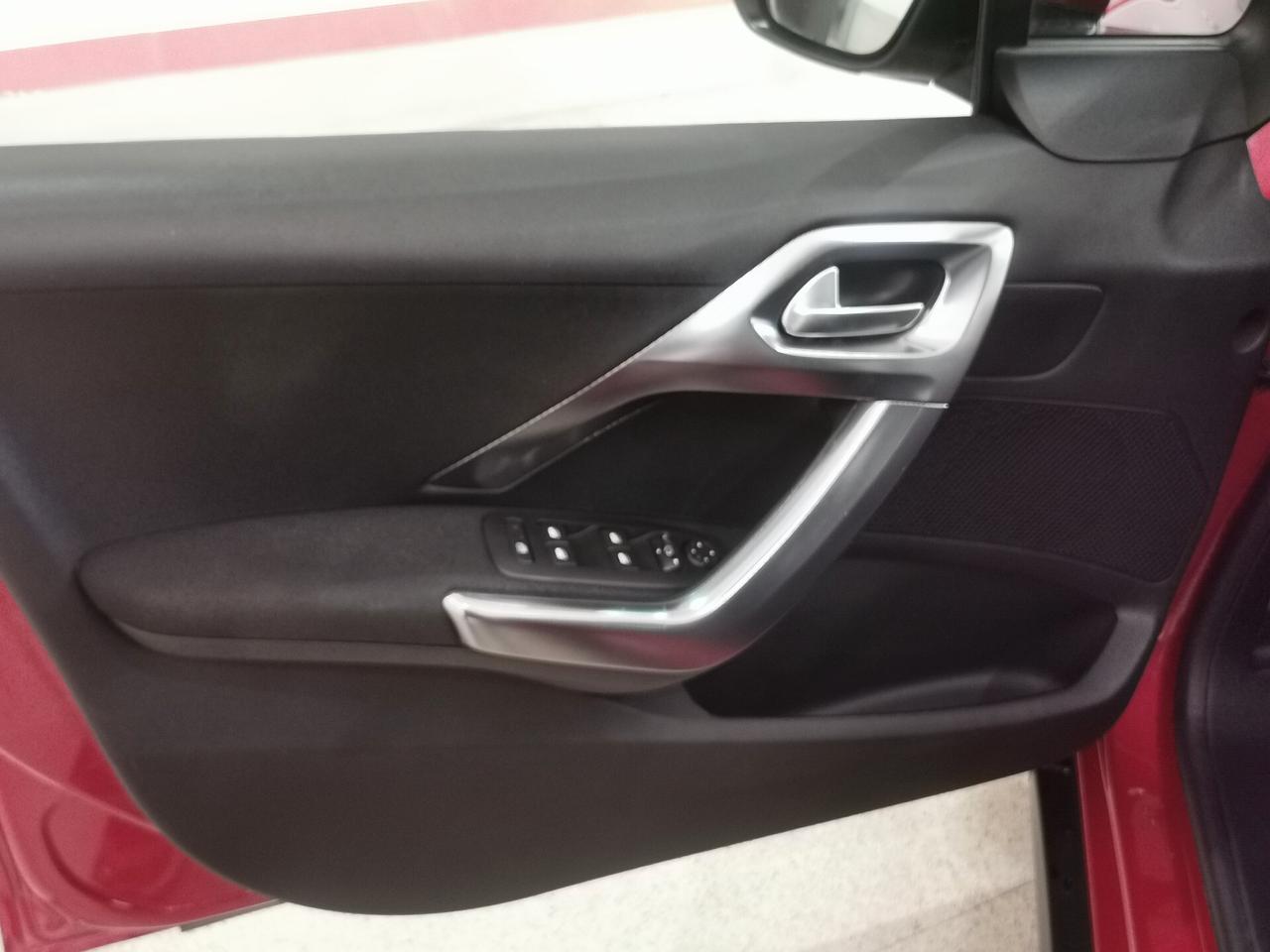 Peugeot 2008 BlueHDi 100 S&S Allure