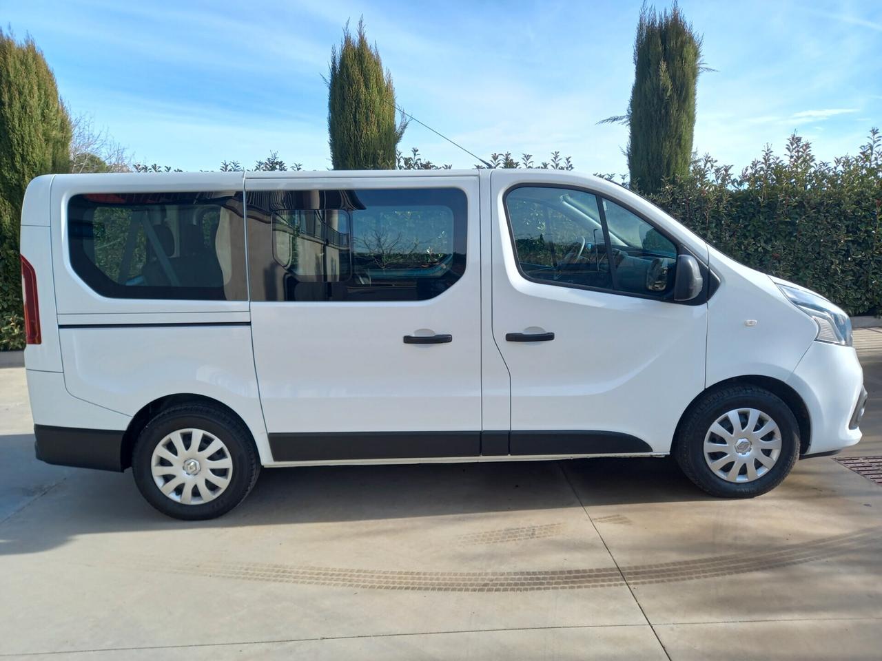 Renault Trafic T29 1.6 dCi 145CV 9 POSTI