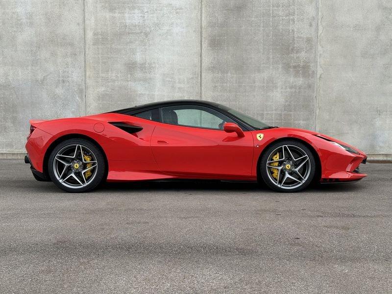 Ferrari F8 Tributo F8 Tributo - sollevatore - volante Led