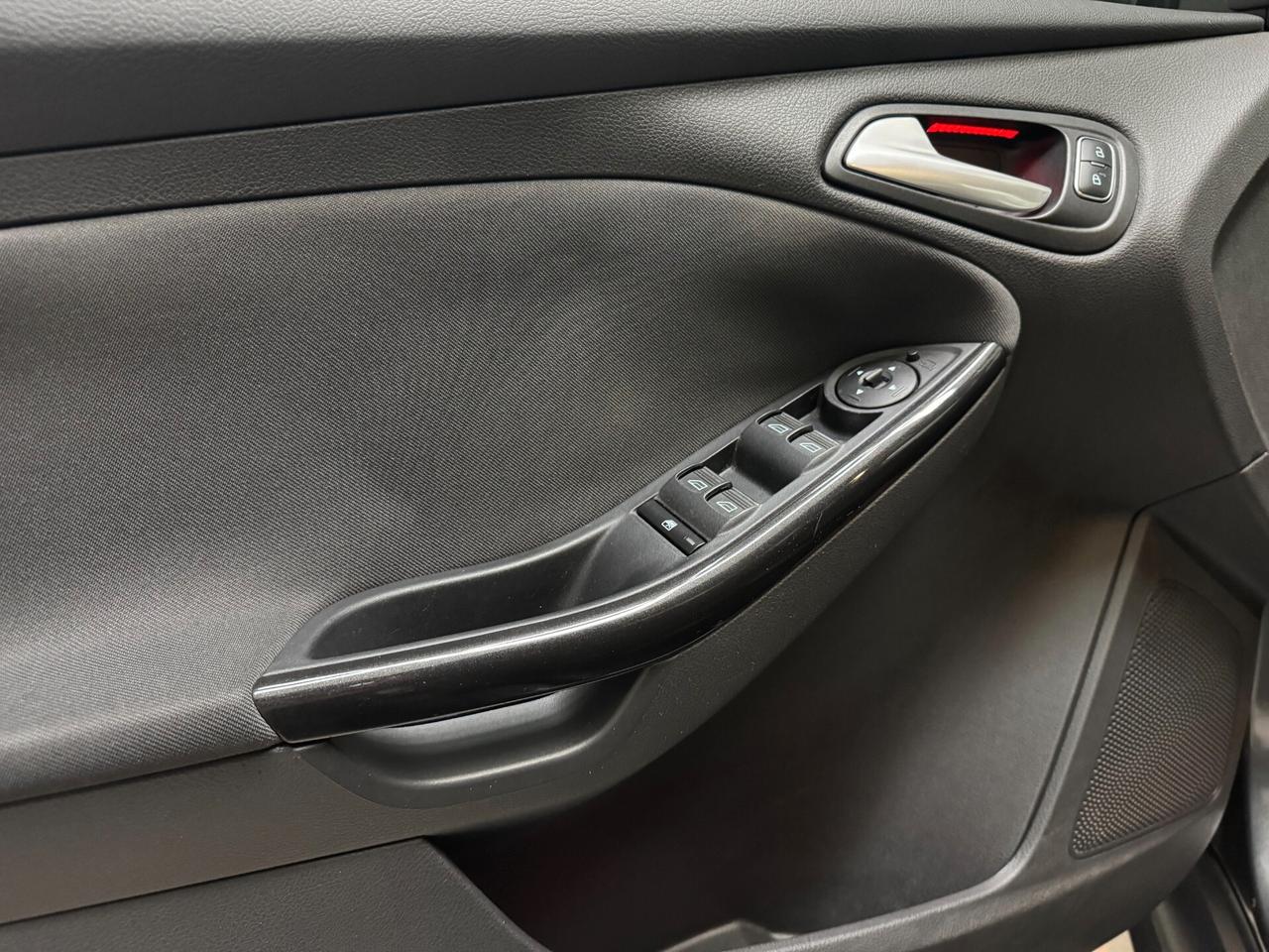 Ford Focus Titanium / 1.5 TDCi 120 CV /SW/