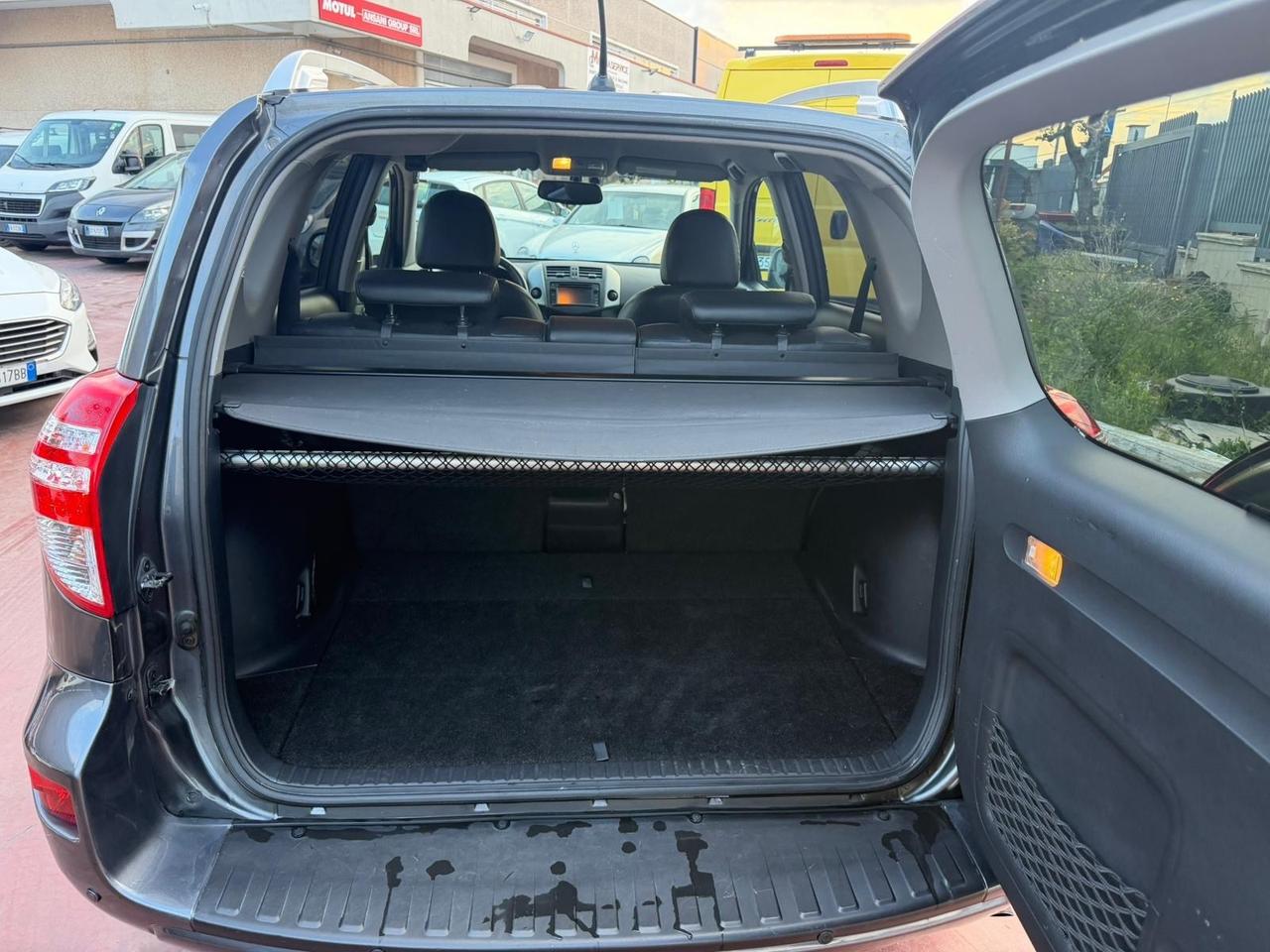 Toyota RAV 4 RAV4 2.2 D-4D 150 CV Lounge