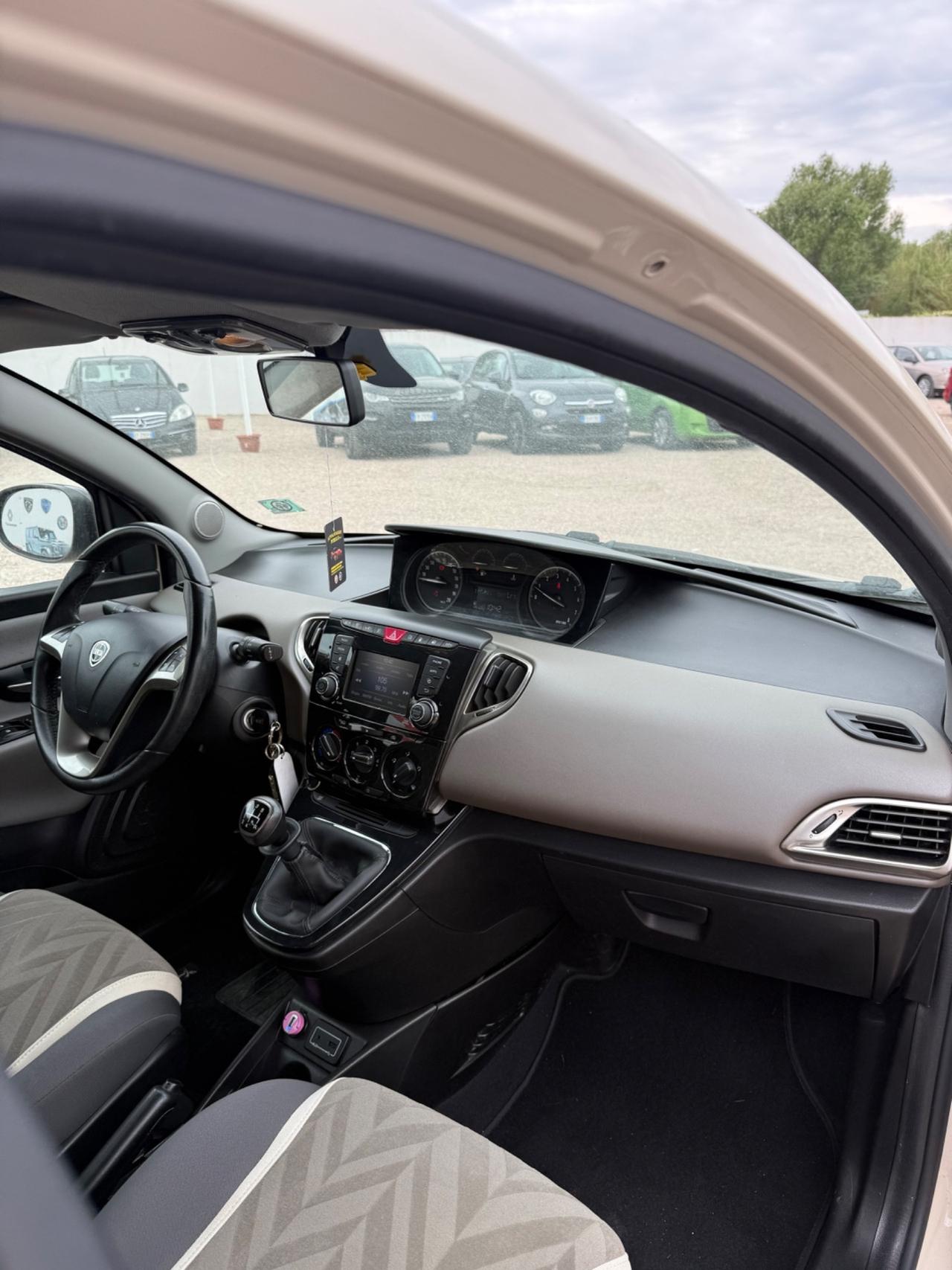 Lancia Ypsilon 1.2 69 CV 5 porte GPL Ecochic Gold