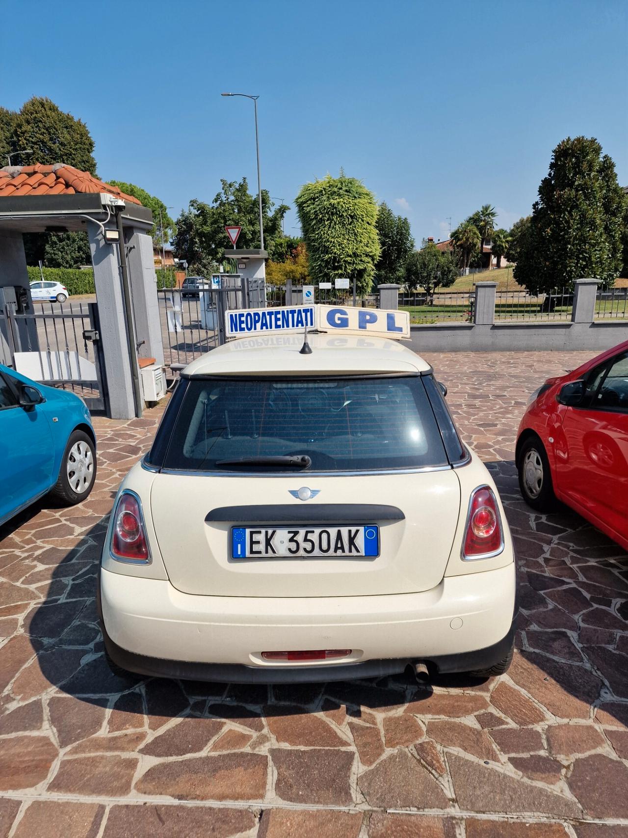 Mini 1.6 16V One (55kW) BENZ/GPL PER NEOPATENTATI