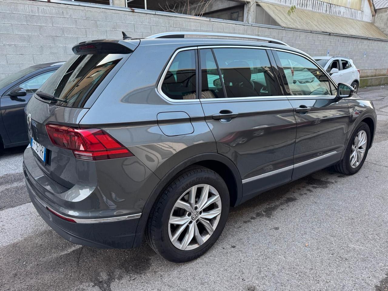 Volkswagen Tiguan 2.0 TDI SCR DSG Business BlueMotion Technology*FULL NAVI