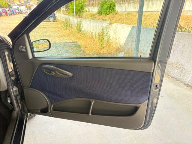 FIAT Punto 1.2i cat 3 porte EL POCHI CHILOMETRI OK NEOPATENTA