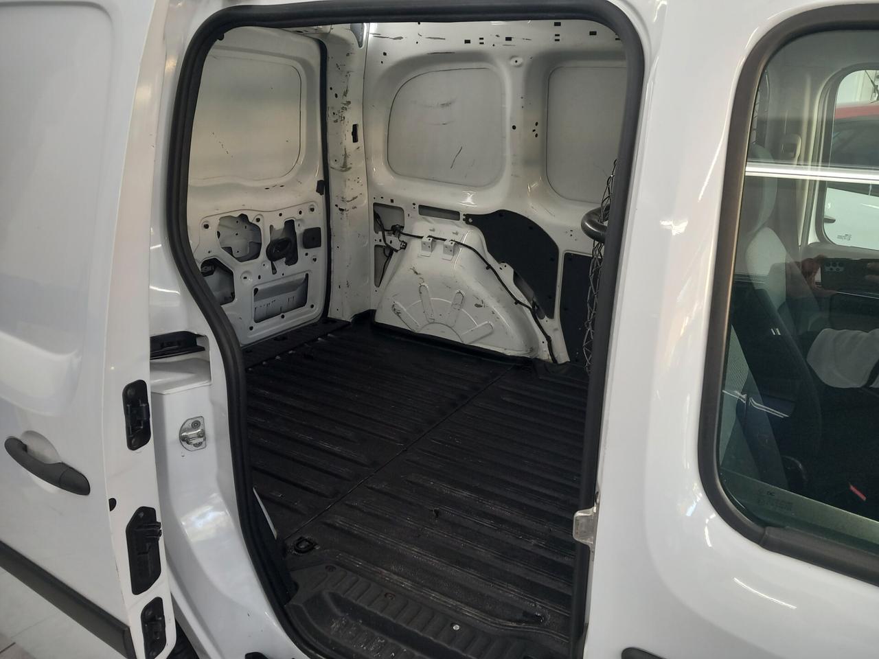 Renault Kangoo anno 2020 1.5 diesel 131 mila km