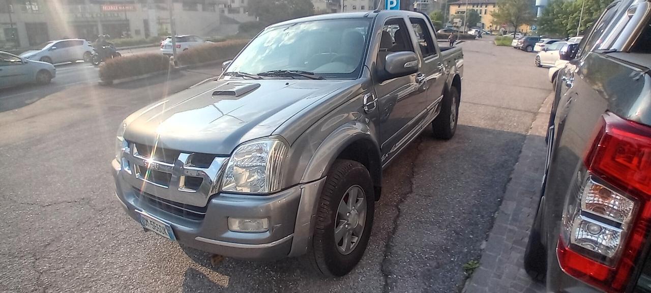 Isuzu D-Max 3.0 TD cat Crew Cab 4WD Pick-up L EU4