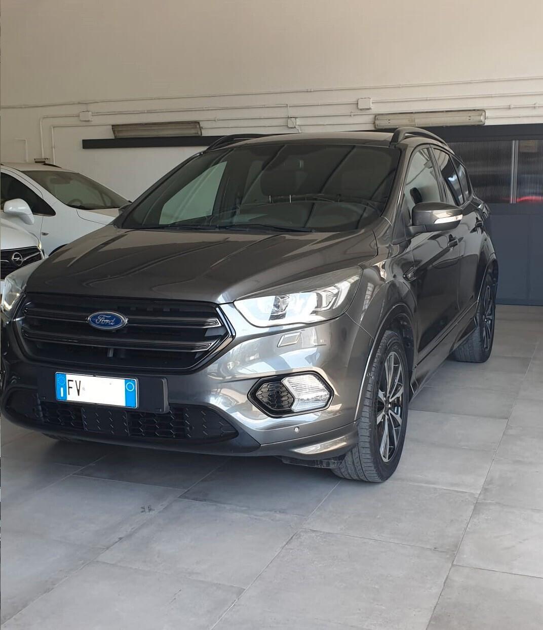 Ford Kuga 1.5 TDCI 120 CV S&S 2WD ST-Line