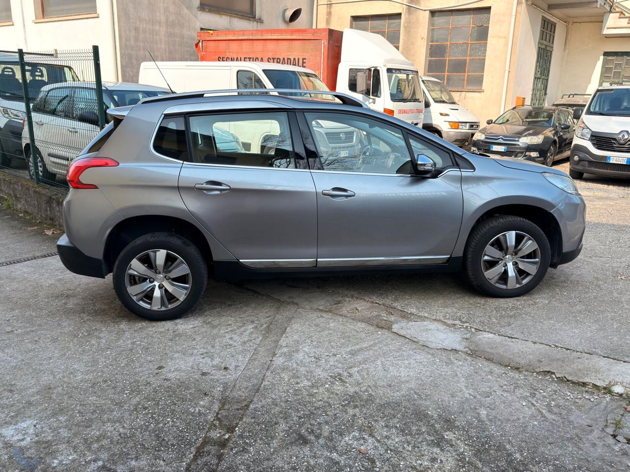 Peugeot 2008 Cambio Automatico KM 100.700
