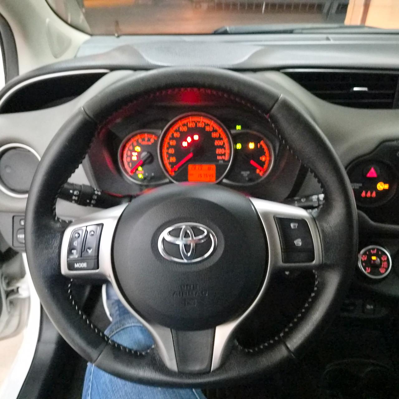 Toyota Yaris 1.0 5 porte Lounge