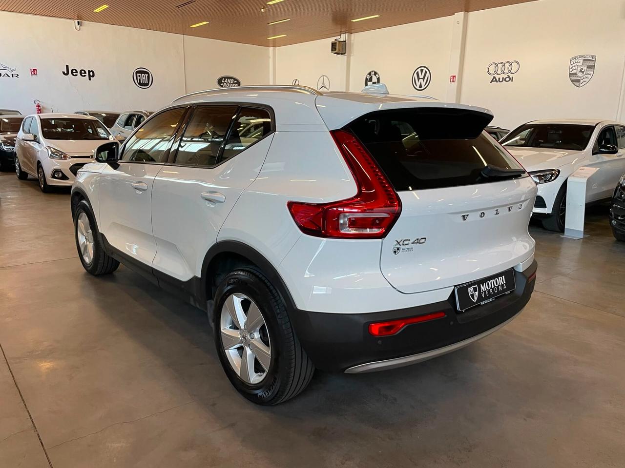 Volvo XC40 T2 Geartronic Momentum Core N1