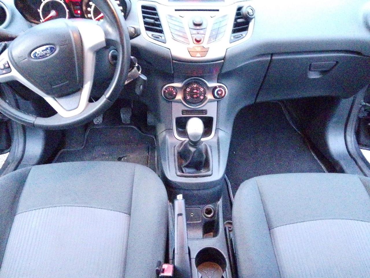Ford Fiesta 1.6 TDCi 95 CV 5p. Titanium perfetto stato