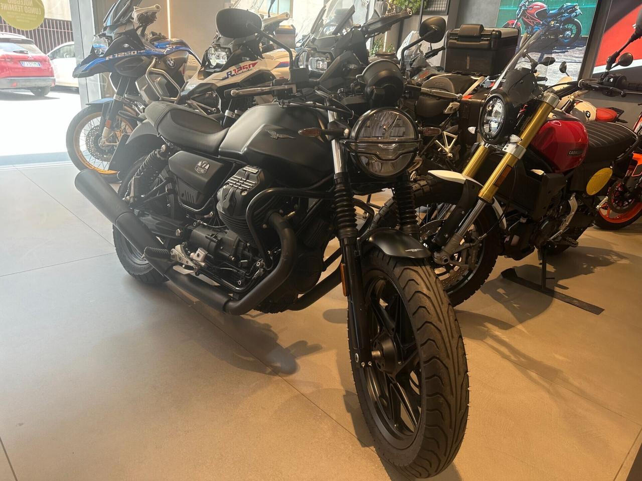 MOTO GUZZI V7 IV 2022