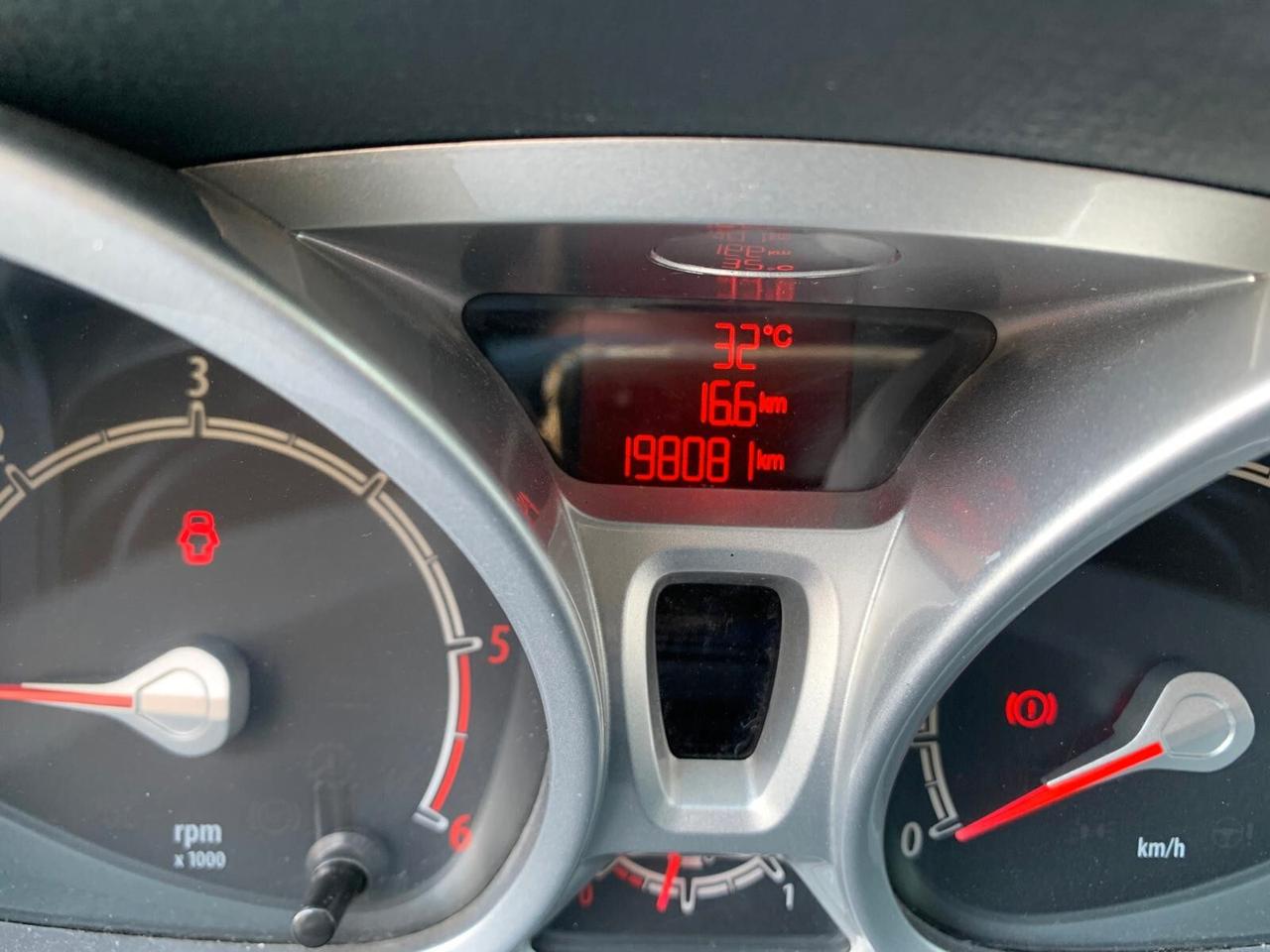 Ford Fiesta 1.4 Tdci 68cv 5 porte Titanium
